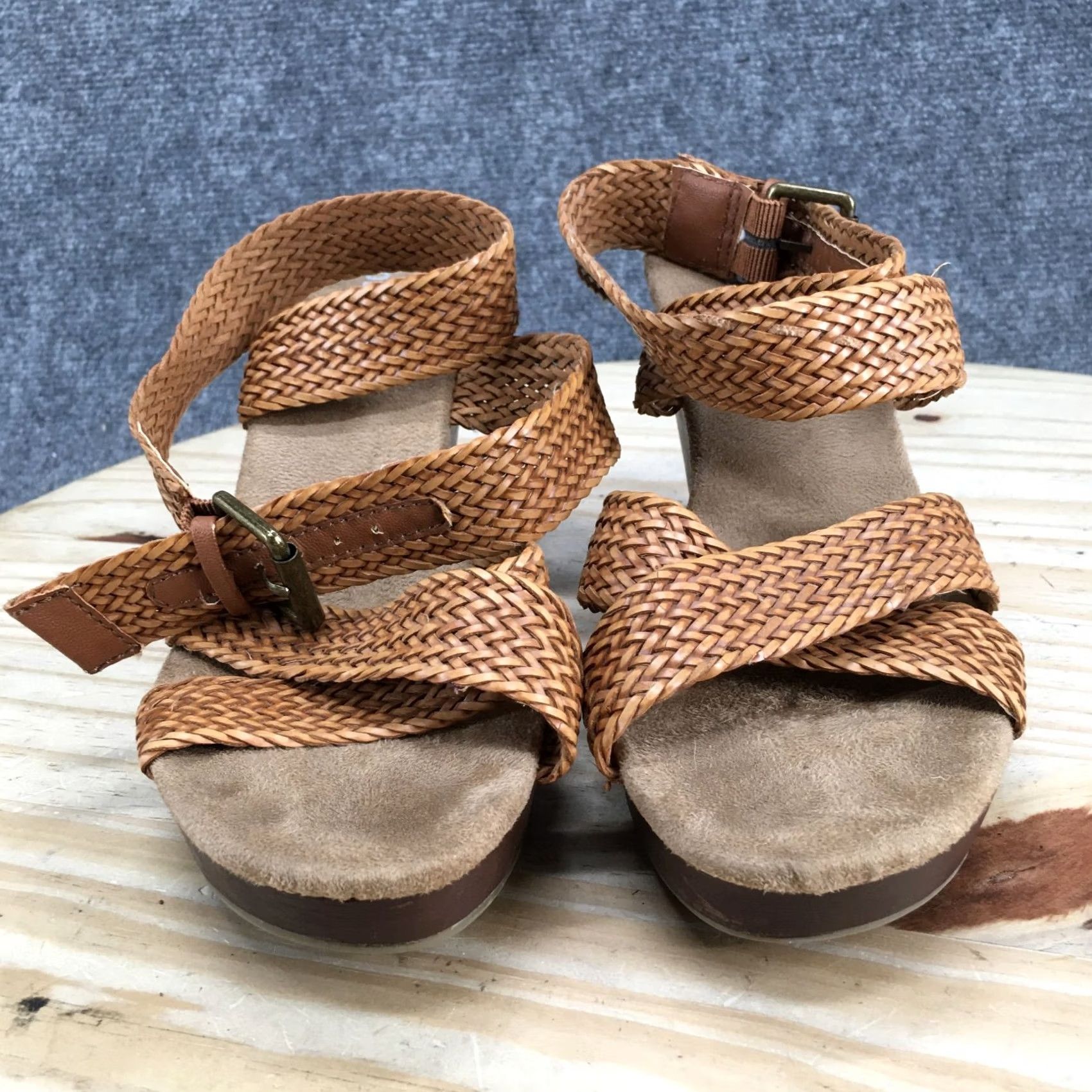 Old Navy Old Navy Heels Womens 9 Pump Brown Faux Leather Buckle Cross Strap Wedge Heels Size US 9 / IT 39 - 6 Thumbnail