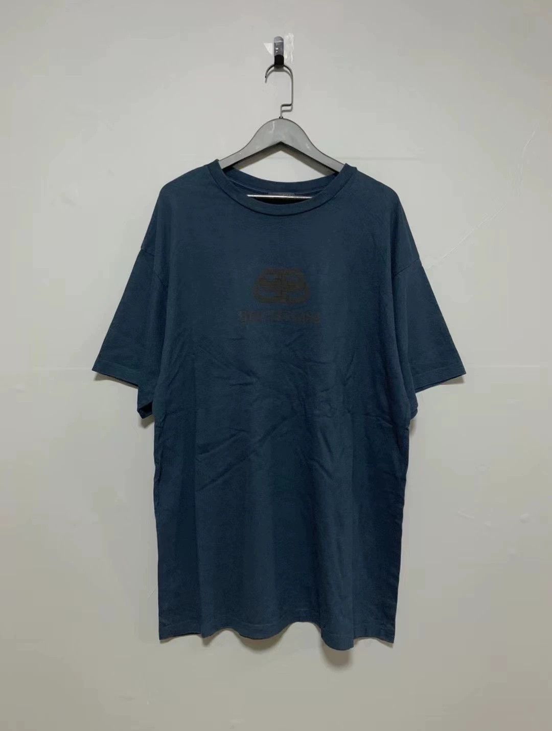 Balenciaga Balenciaga Plush Lock Short Sleeve Size US XS / EU 42 / 0 - 1 Thumbnail
