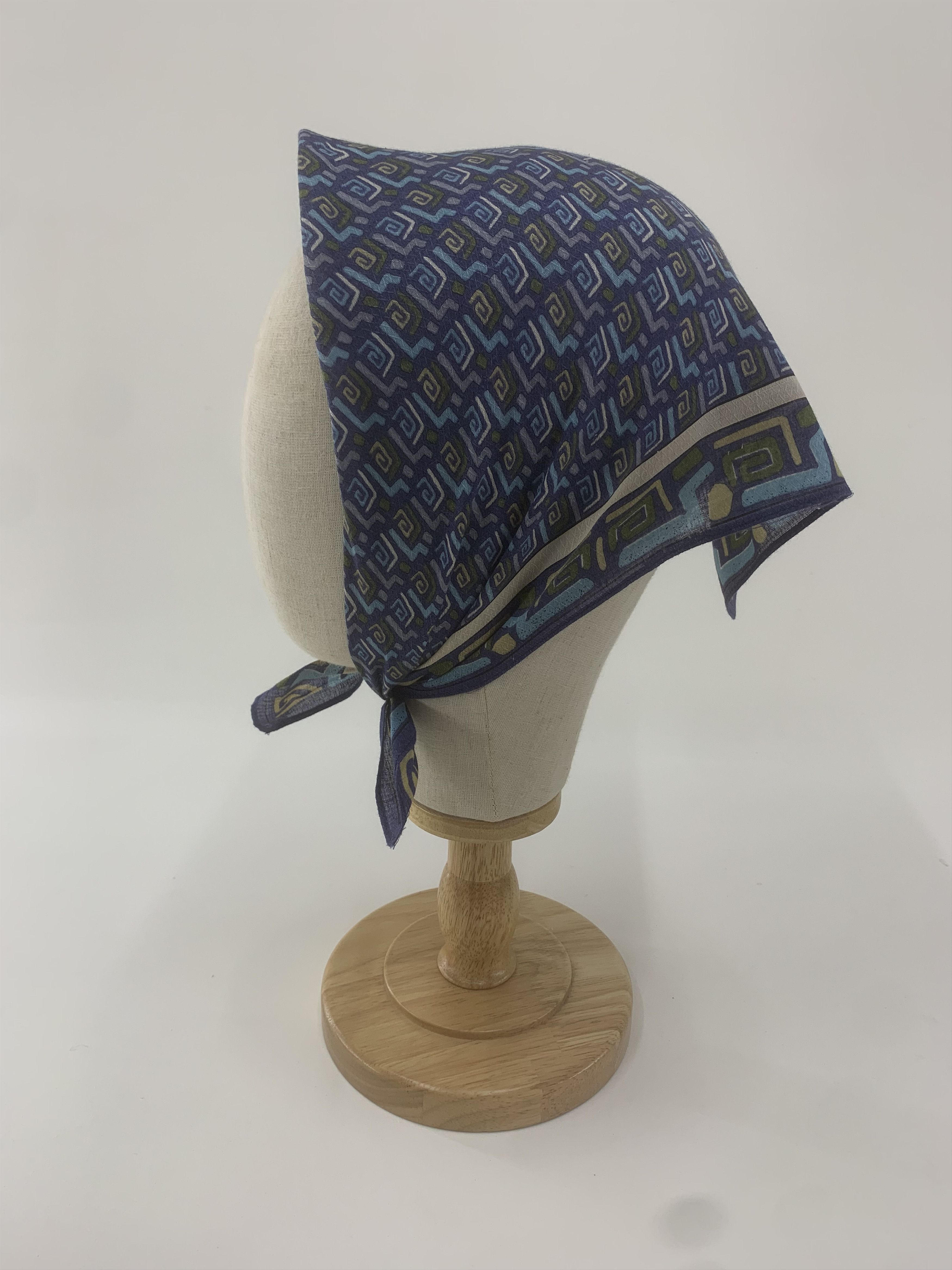 Vintage Balenciaga Handkerchief Bandana Neckerchief Pocket Square Size ONE SIZE - 3 Thumbnail