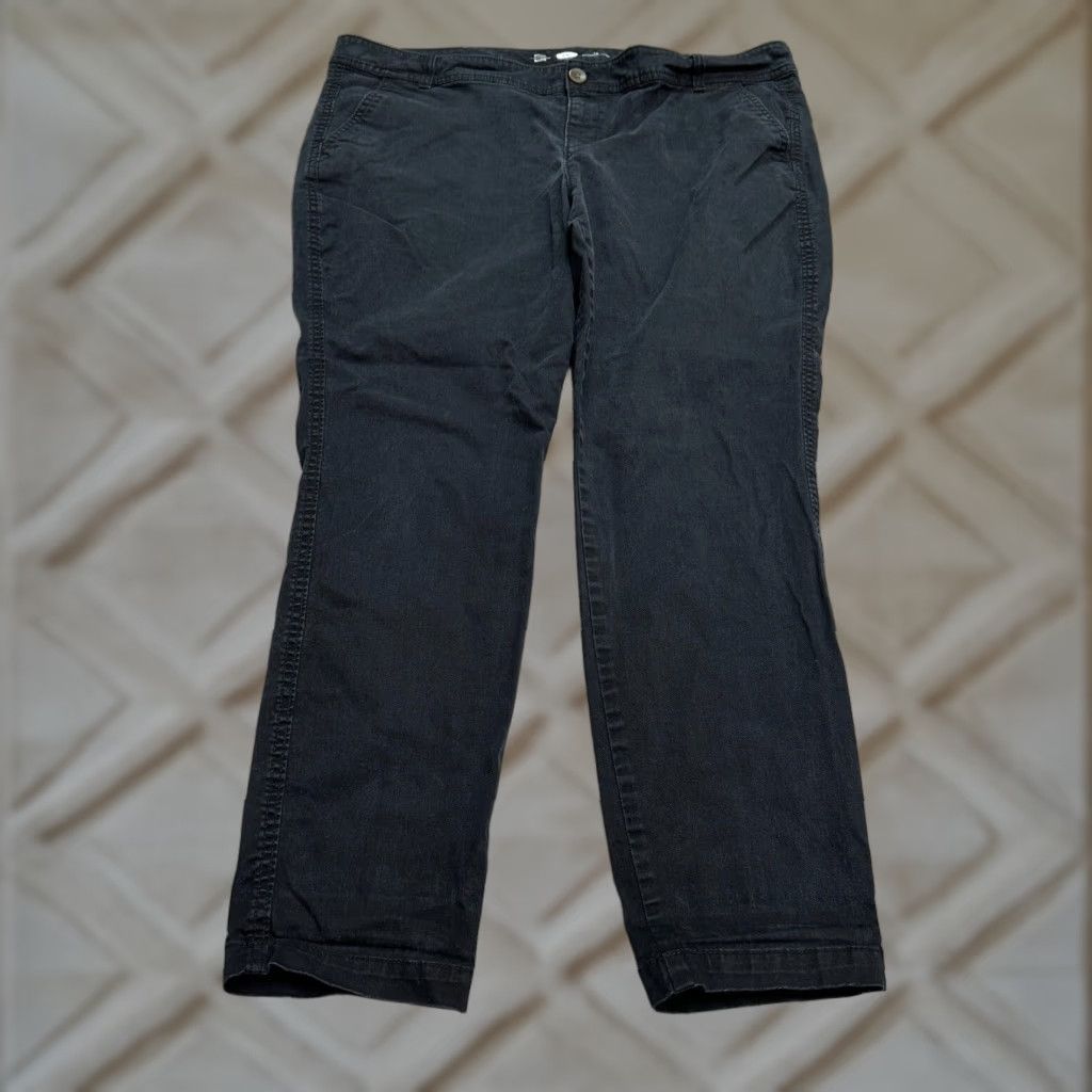 Old Navy Old Navy Pants Womens 18 Black Khaki Chino Skinny Mid Rise Casual Workwear 41x28 Size 40" / US 18 - 1 Thumbnail
