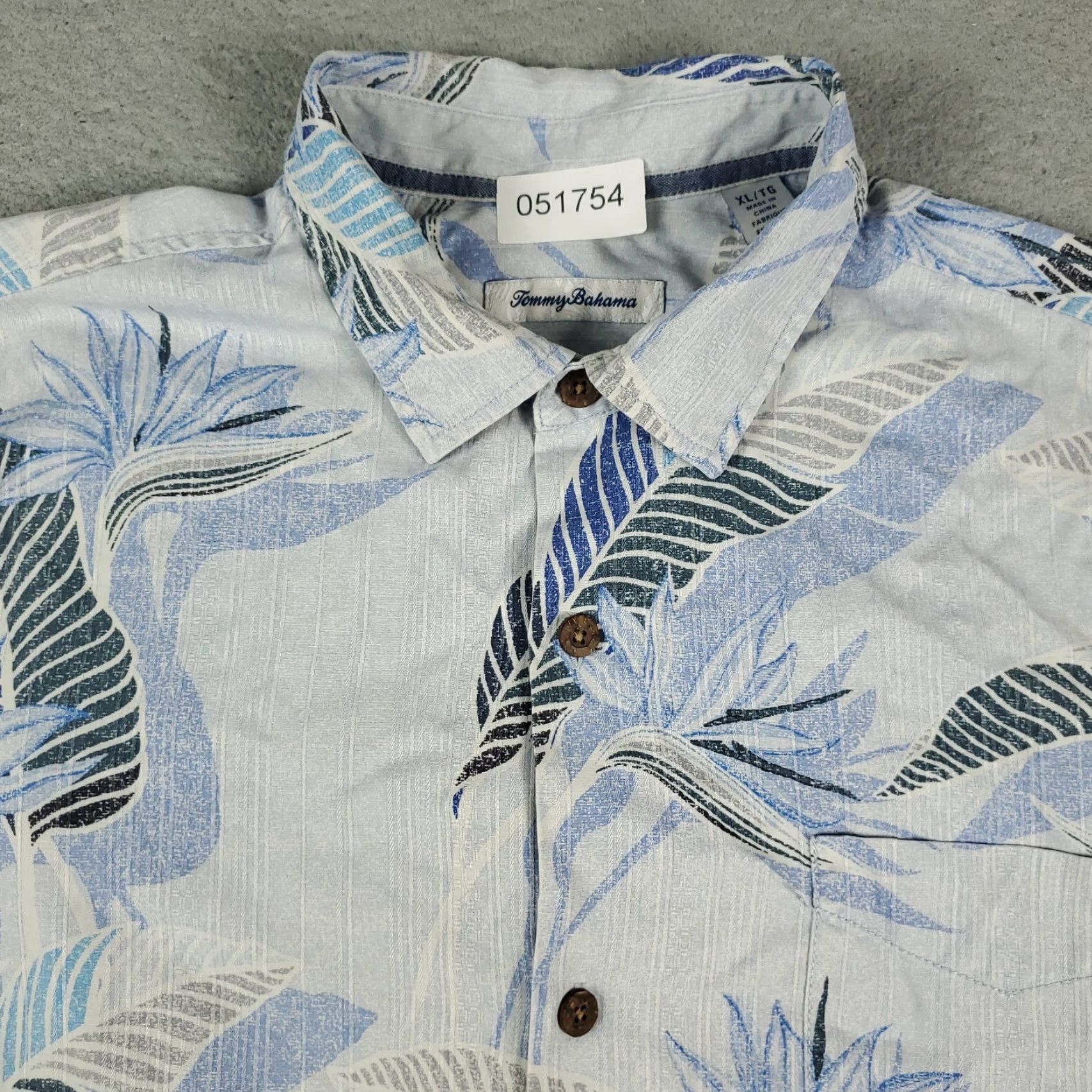 Tommy Bahama Tommy Bahama Shirt Mens XL Blue Floral Button Up Short Sleeve Size US XL / EU 56 / 4 - 2 Thumbnail