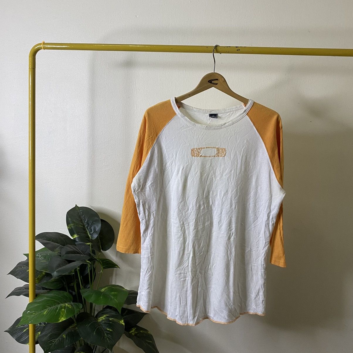 Oakley Vintage Y2K Oakley Center Logo 3QR Raglan T Shirt Size L / US 10 / IT 46 - 1 Thumbnail