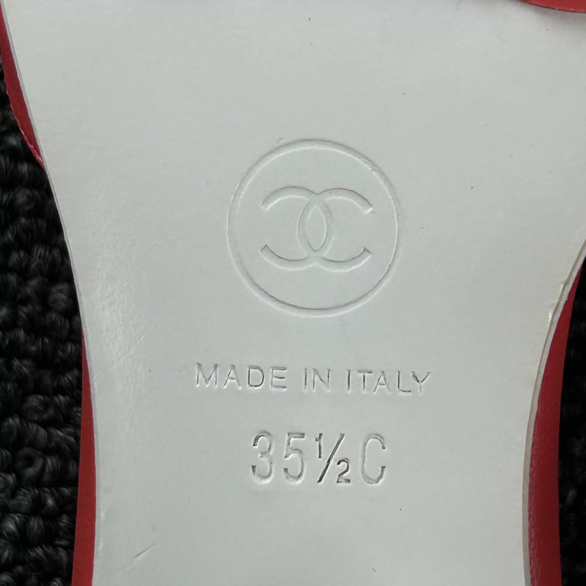 Chanel Chanel Red Double C Low Heel Slides 35.5 Size US 5 / IT 35 - 7 Thumbnail