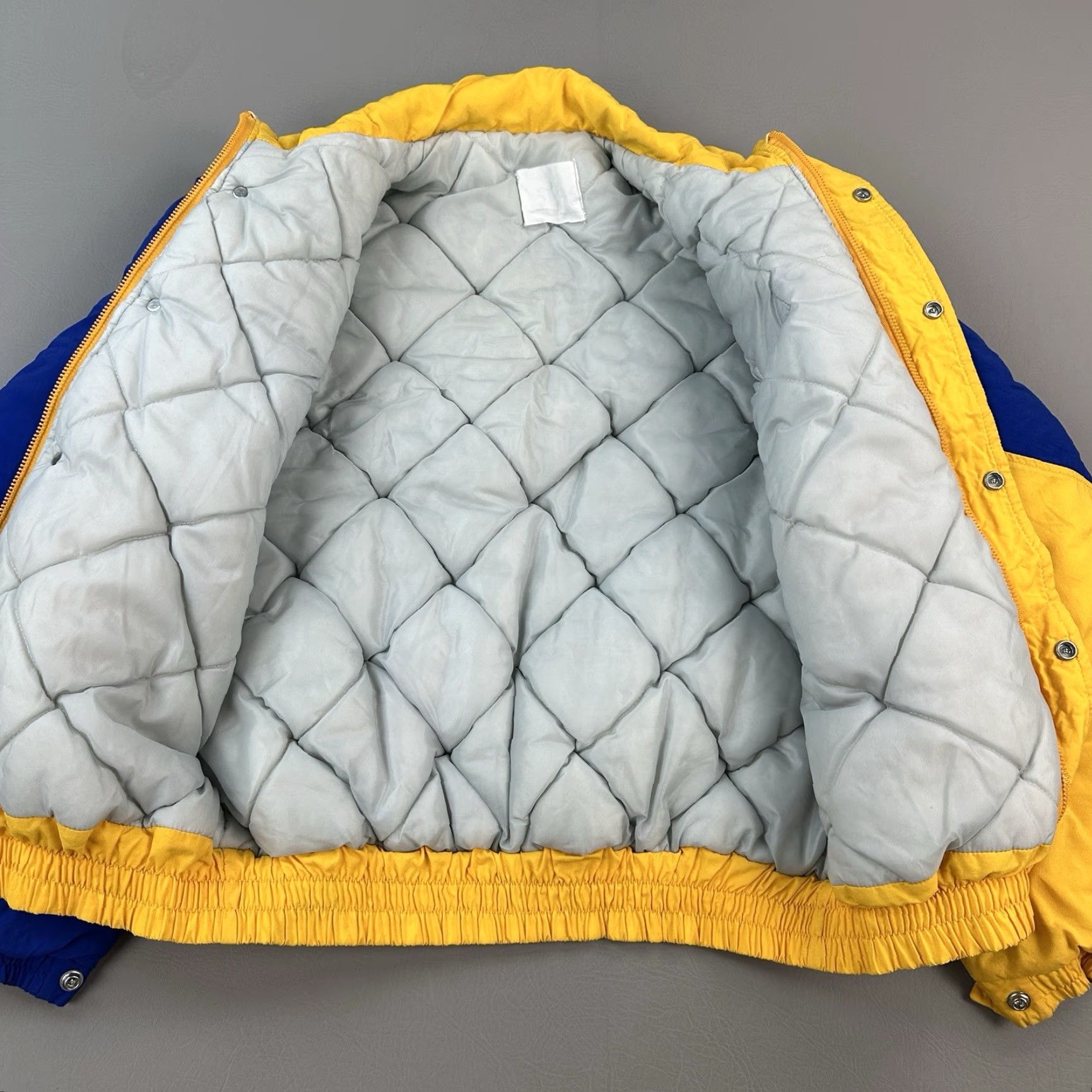 Vintage VINTAGE DeLONG Jacket Mens Large Blue Yellow St Marys Academy Puffer USA 90s Size US L / EU 52-54 / 3 - 6 Thumbnail
