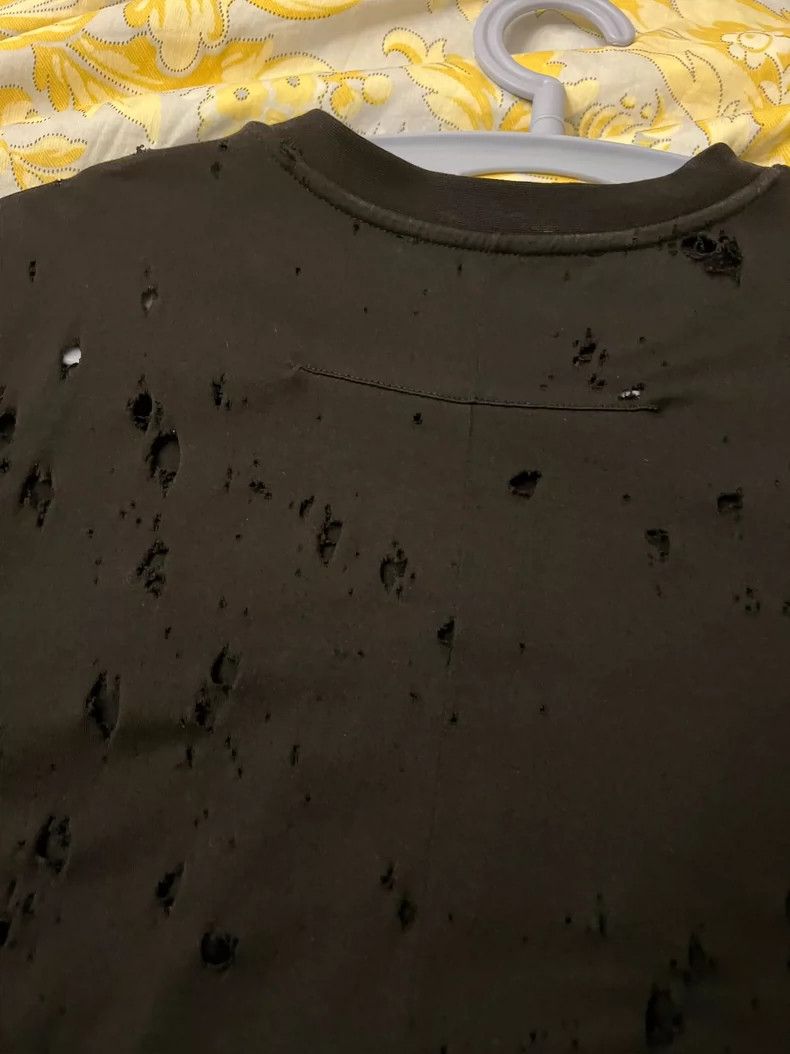 Givenchy Givenchy Small hole, celebrity-inspired OS fit, size S Size US S / EU 44-46 / 1 - 3 Thumbnail