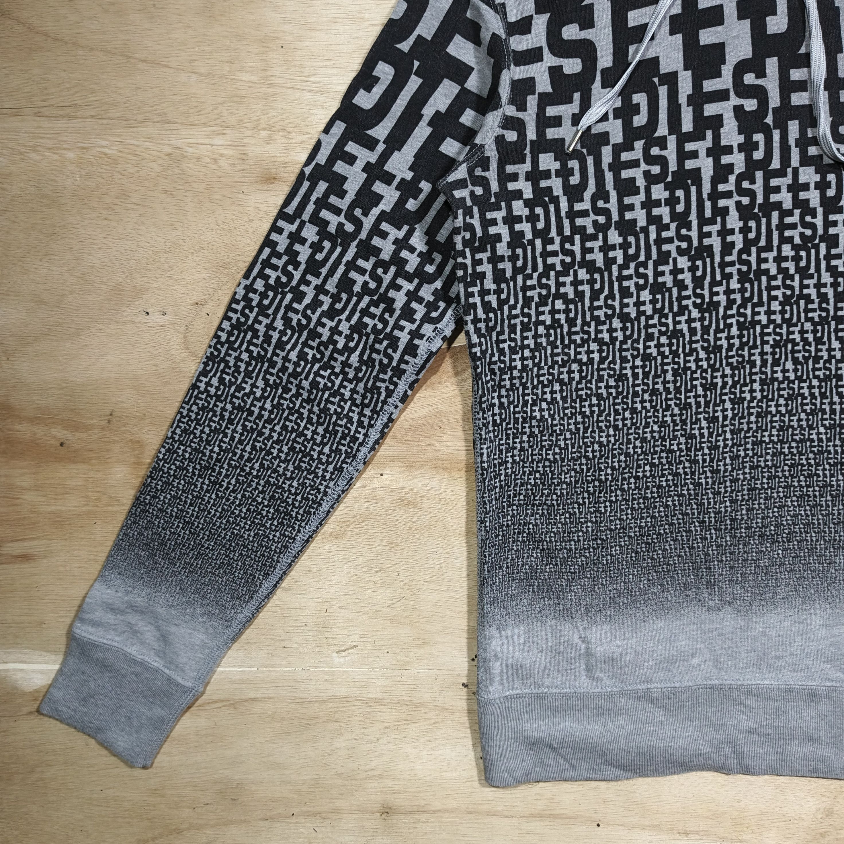 Diesel Diesel Monogram Logo AOP Size US S / EU 44-46 / 1 - 4 Thumbnail