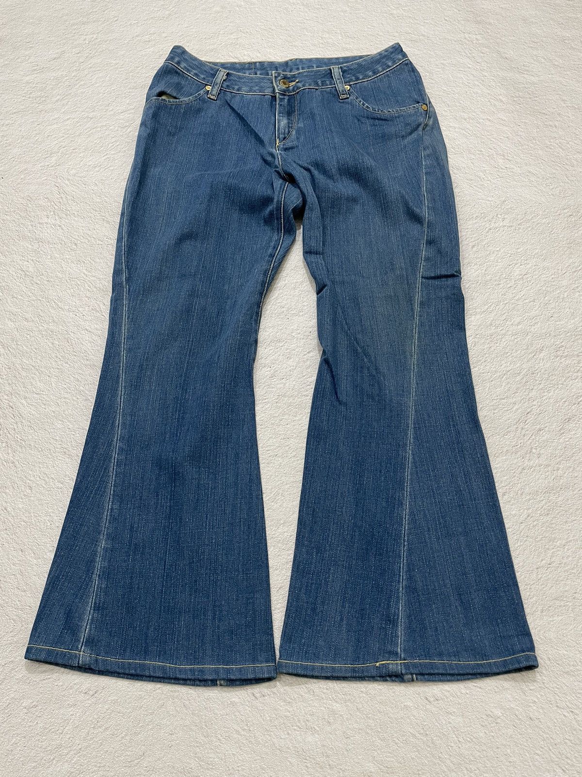 Levi's 00s Levis Flared Denim Washed Jeans Bootcut Y2K Hysteric y2k Size US 26 / EU 42 - 1 Thumbnail