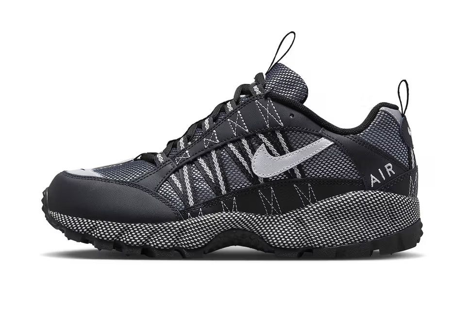 image of Nike Air Humara Shoes in Black, Men's (Size 11)