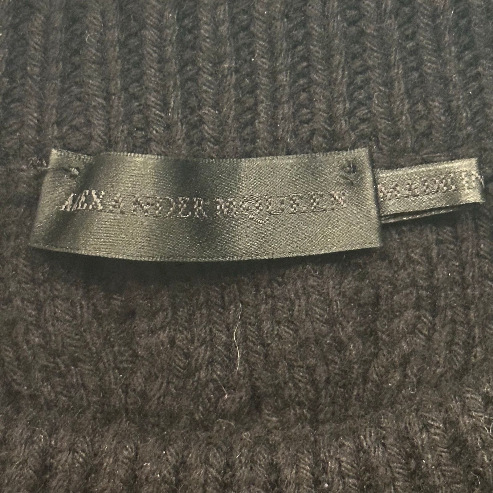 Alexander McQueen Skull Motif Fisherman Cable Sweater Black LRG Wool Cashmere Size US L / EU 52-54 / 3 - 2 Thumbnail