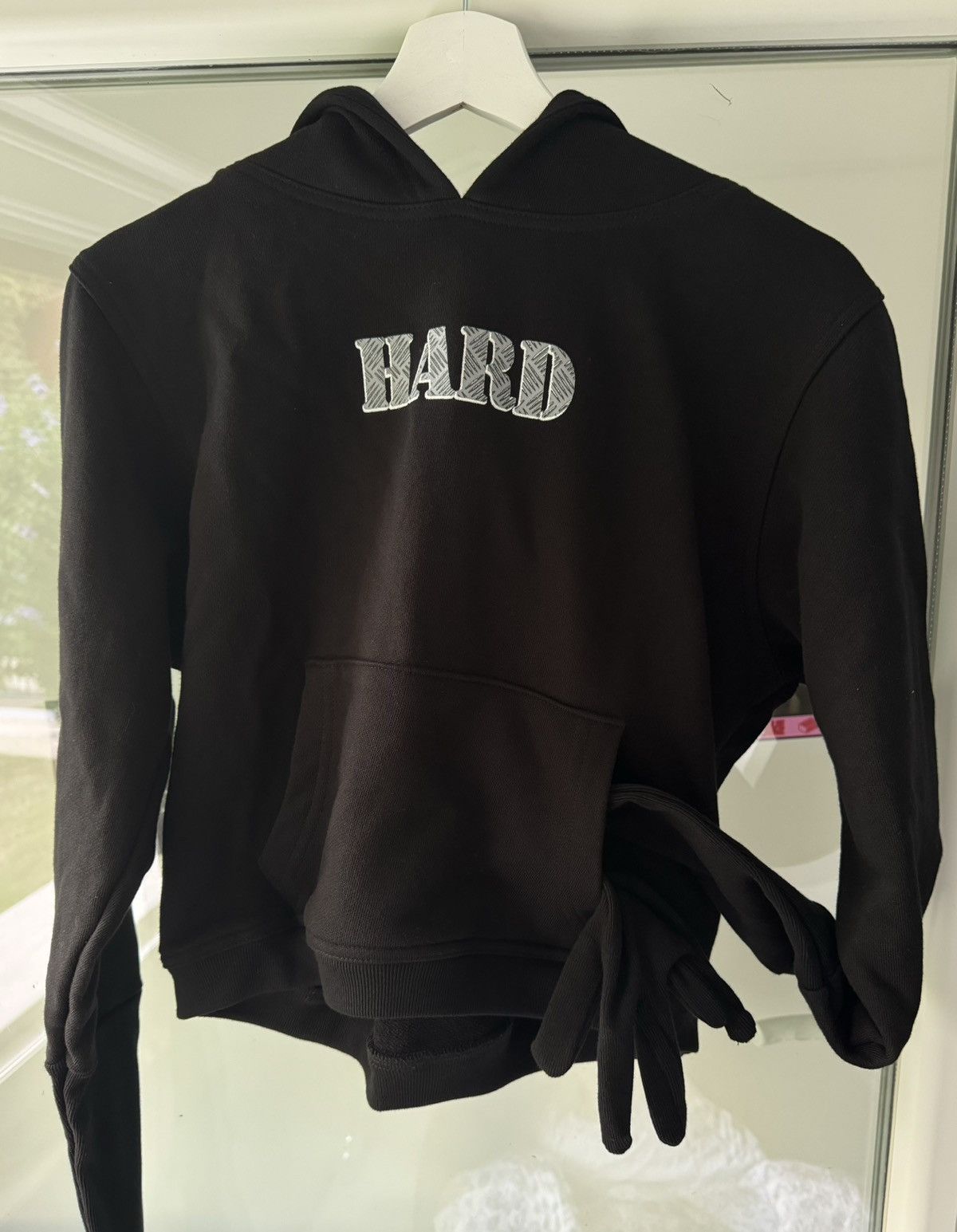 Prototypes Cropped gloved hoodie « HARD » Size US M / EU 48-50 / 2 - 3 Thumbnail