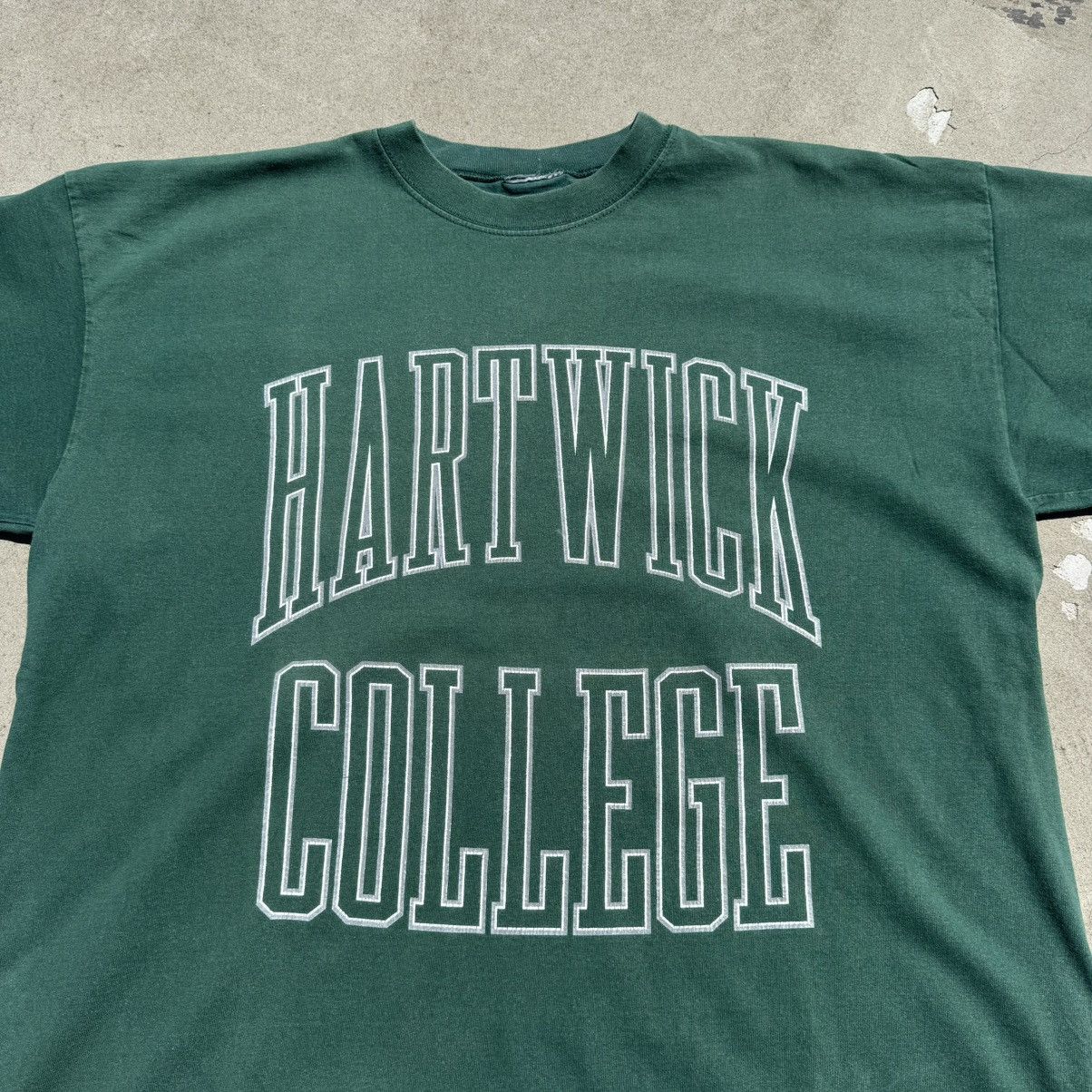 Vintage Vintage Hartwick College Washed T-shirt University USA y2k Size US XL / EU 56 / 4 - 10 Thumbnail