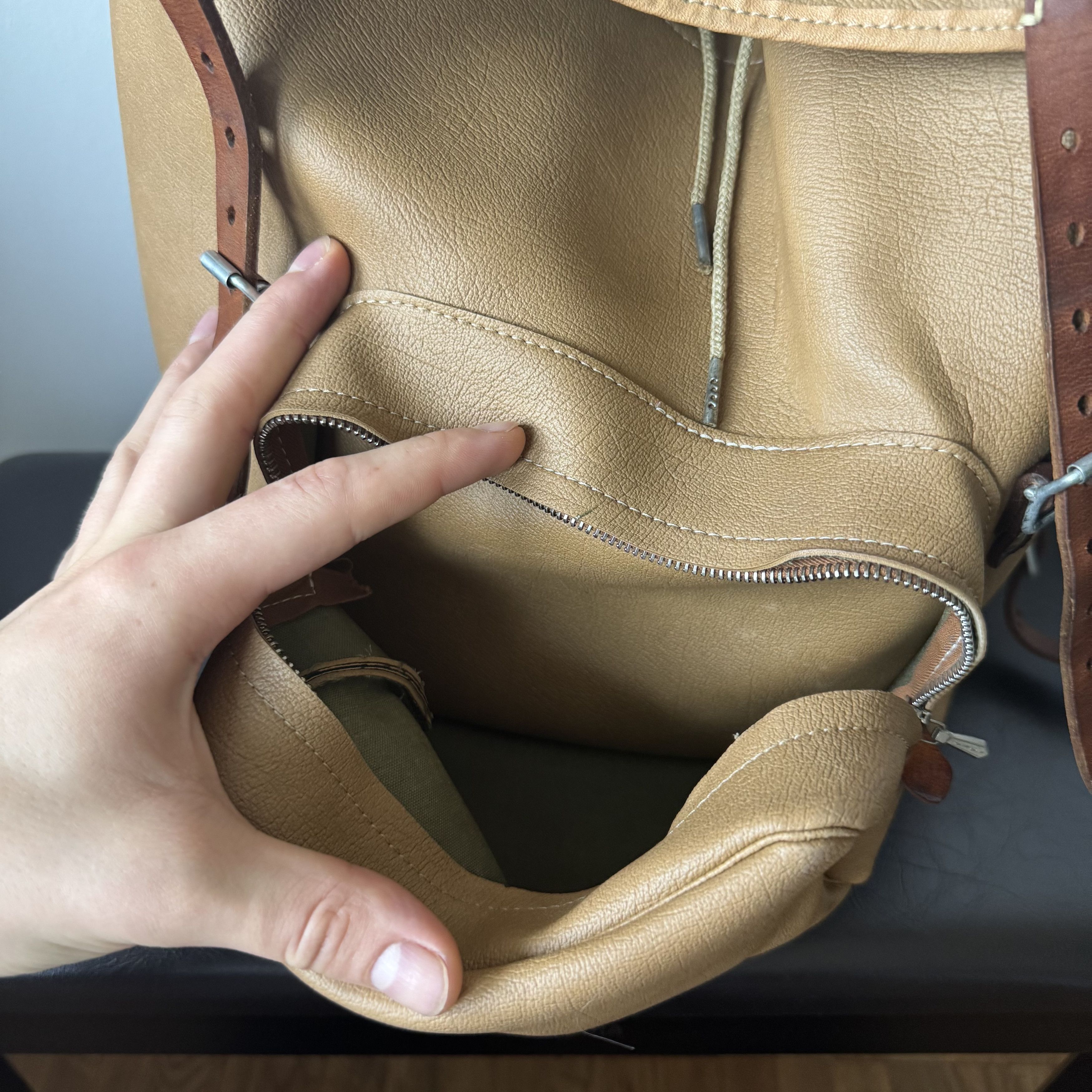 Japanese Brand × Vintage Vintage Army Military Hiking Riri 30s Leather Backpack Size ONE SIZE - 12 Thumbnail