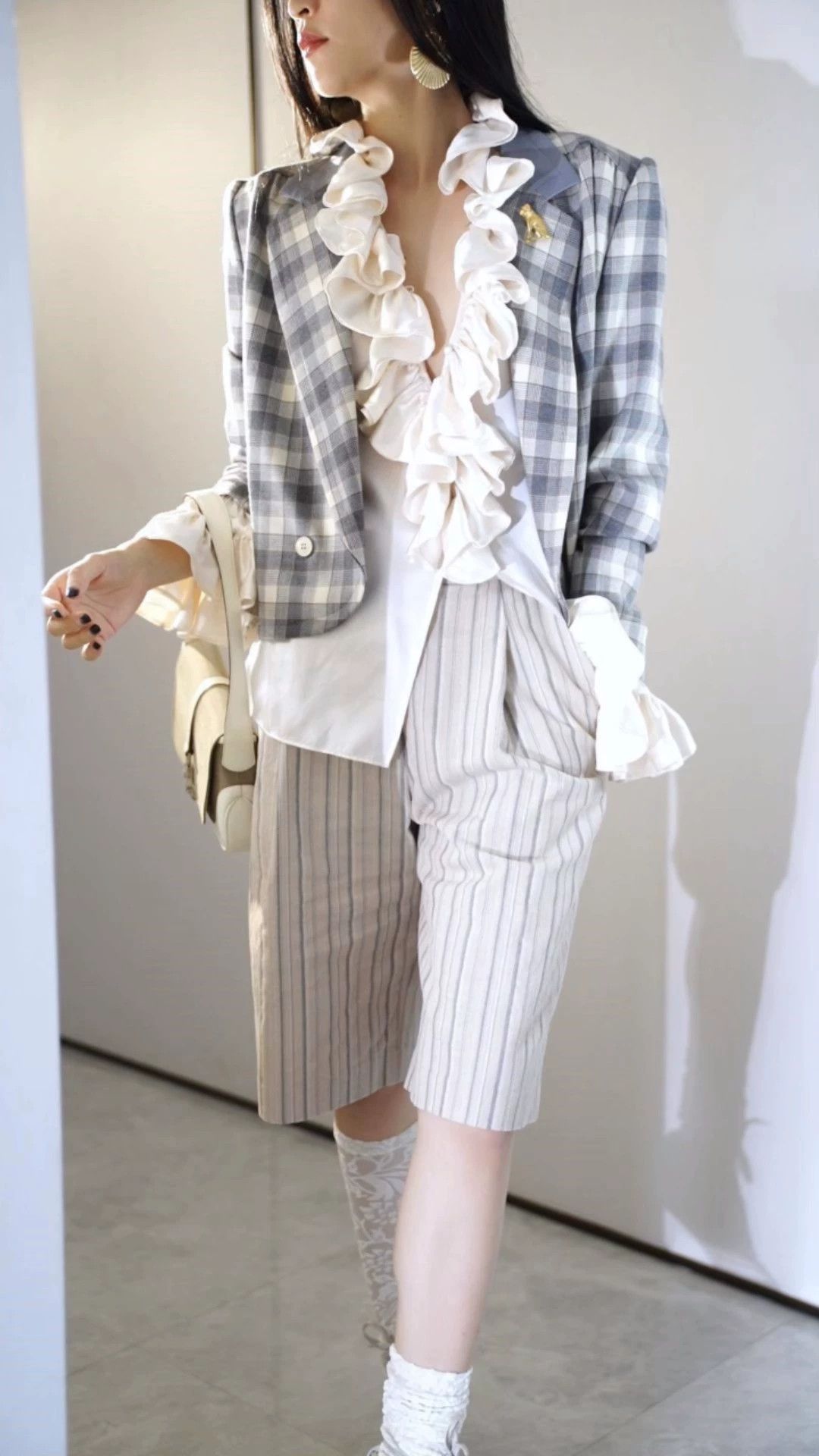 Valentino Valentino Vintage Wool Check Short Blazer IT46/L Size L / US 10 / IT 46 - 1 Thumbnail