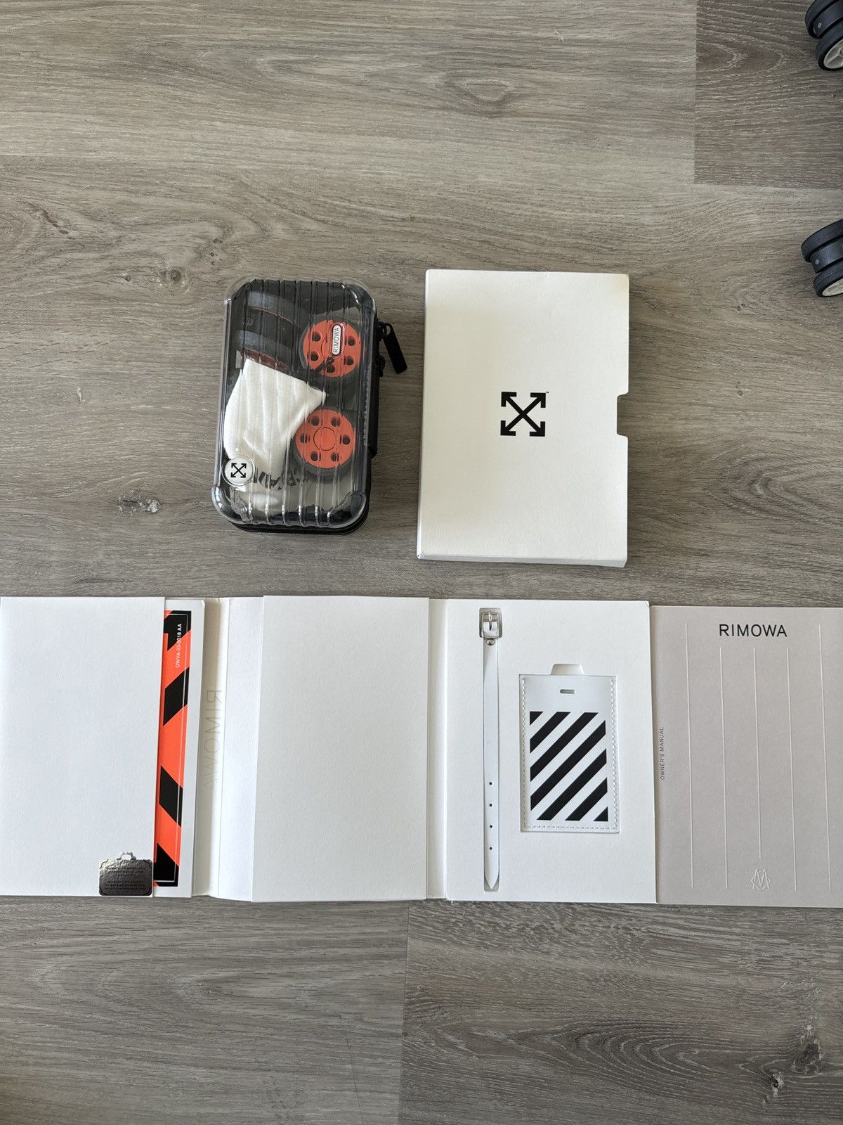Off-White Rimowa x Off White Collab Size ONE SIZE - 1 Thumbnail