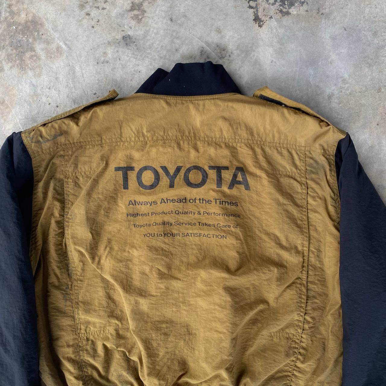 Vintage RARE VTG 90S TOYOTA JAPAN BOMBER JACKET DIRTY WORN DISTRESS Size US M / EU 48-50 / 2 - 7 Thumbnail