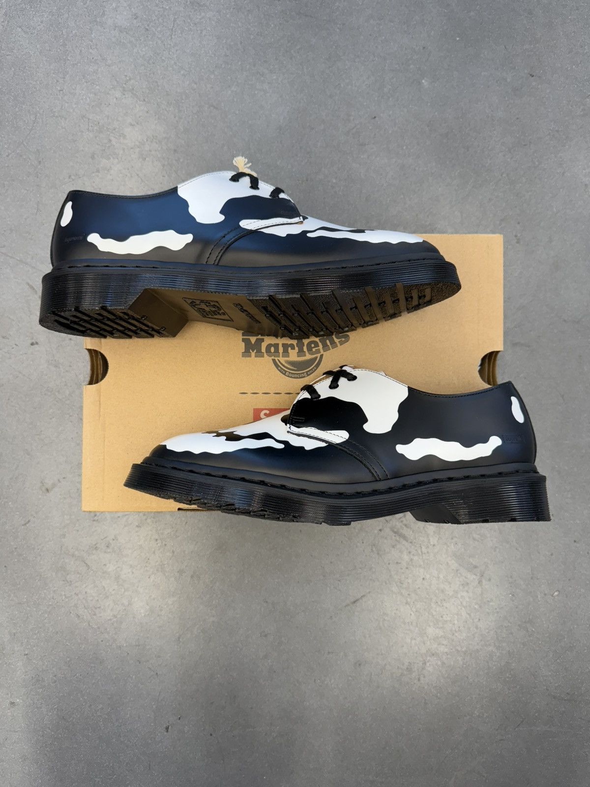 Supreme Dr. Martens 1461 3-Eye Shoes Supreme Skull Black White Size US 9 / EU 42 - 1 Thumbnail