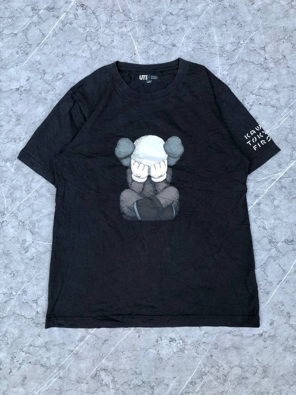 Japanese Brand × Kaws × Uniqlo Uniqlo x kaws t shirt Size US L / EU 52-54 / 3 - 1 Thumbnail