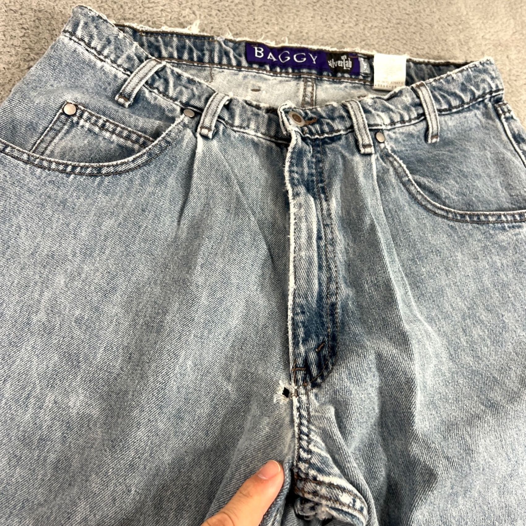 Levi's VINTAGE Levi’s Silvertab Baggy Jeans 34x32 90s Light Wash Faded Blue DISTRESSED Men Size US 34 / EU 50 - 3 Thumbnail