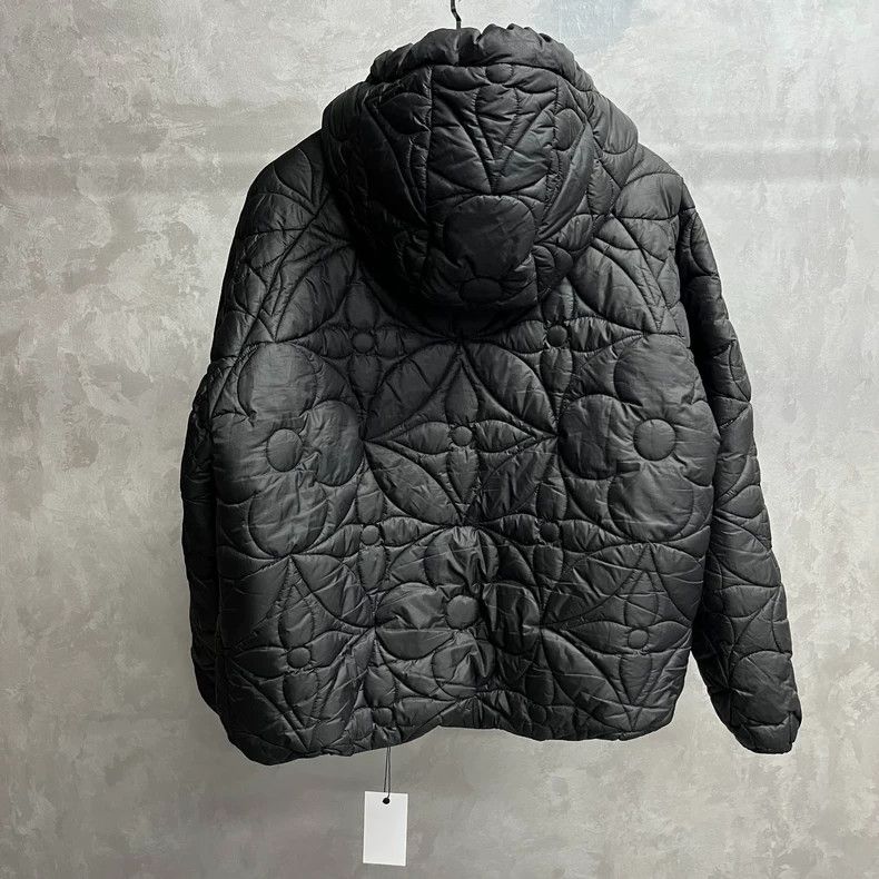 Louis Vuitton Louis Vuitton Black floral quilted down jacket 2502-Nextar Size US M / EU 48-50 / 2 - 3 Thumbnail