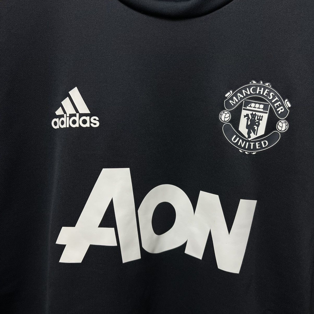 Adidas Adidas MANCHESTER UNITED 17/18 TRAINING SOCCER Sweatshirt Size US M / EU 48-50 / 2 - 6 Thumbnail
