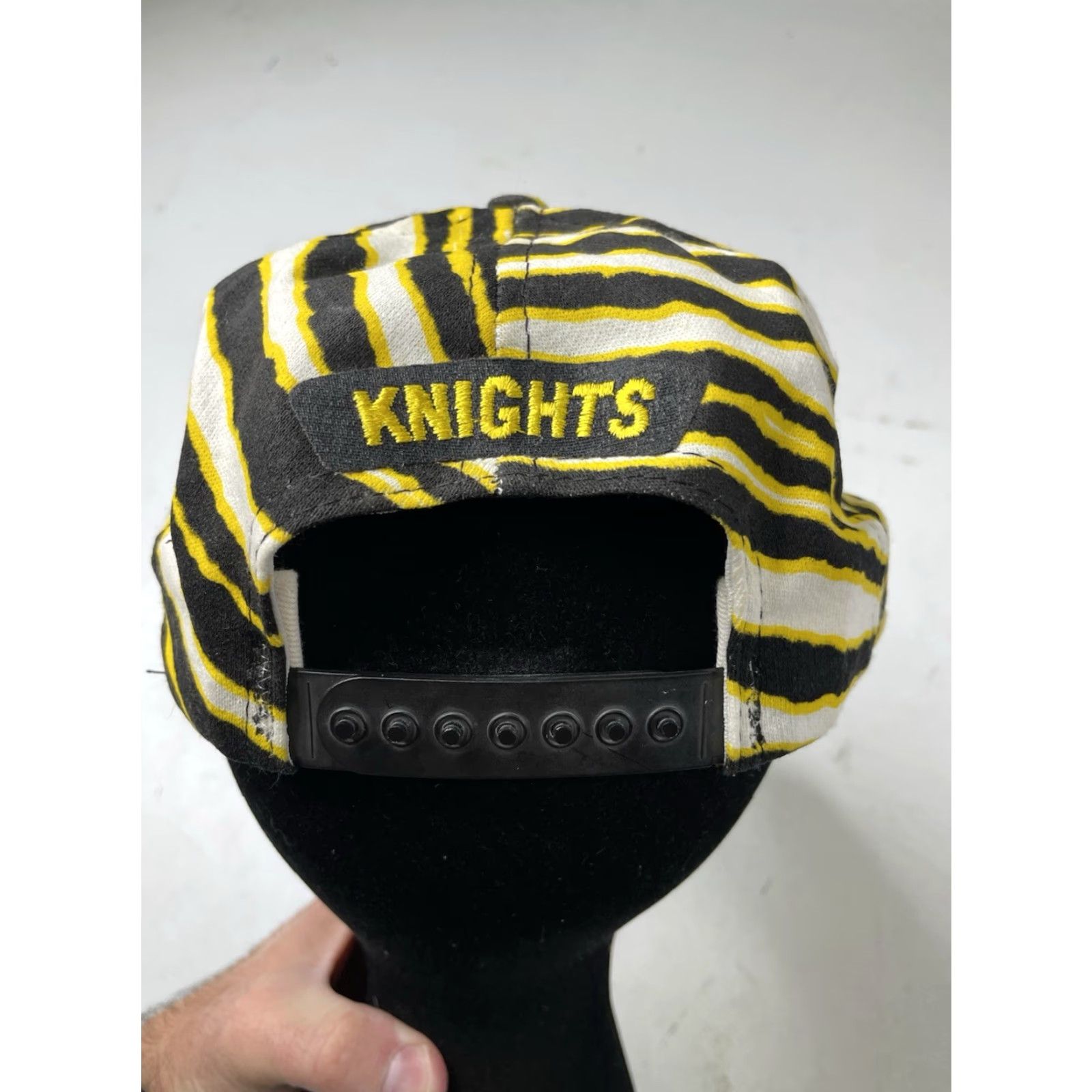Vintage VINTAGE Army Westpoint Knights Zubaz AJD Snapback Hat Cap | Adjustable | Black & Yellow | Men | Snapback | Army Theme Size ONE SIZE - 3 Thumbnail