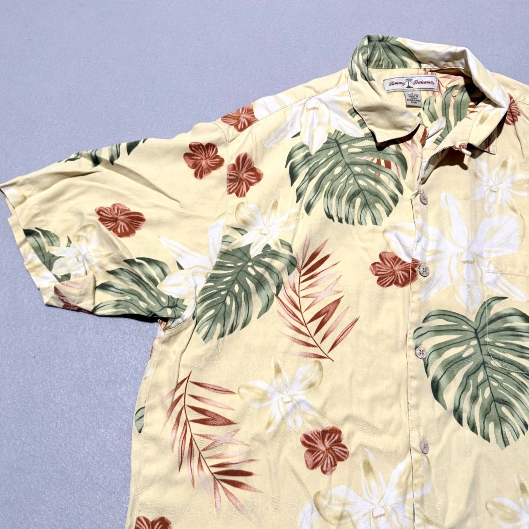 Tommy Bahama VINTAGE Tommy Bahama Shirt Men Yellow 100% Silk Floral Hawaiian Small Yellow Floral Shirt Men Small Silk Hawaiian Size US S / EU 44-46 / 1 - 3 Thumbnail