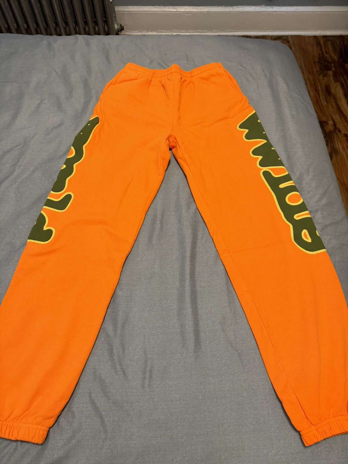 image of Spider Worldwide Sp5Der World Beluga Sweatpants “Orange”, Men's (Size 36)