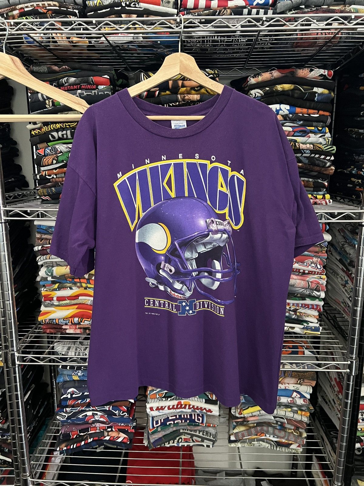Salem Sportswear 1993 Minnesota Vikings Helmet Single Stitch Tee Team Size US XL / EU 56 / 4 - 1 Thumbnail