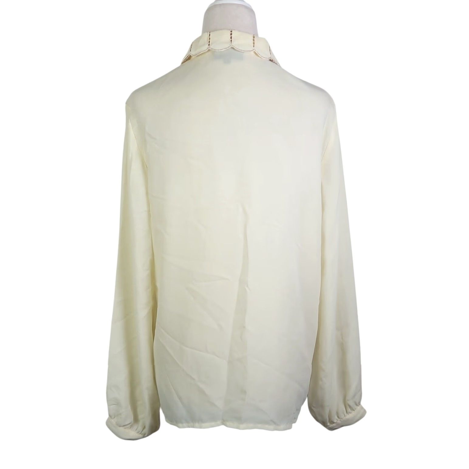 Buttero VINTAGE Butter Yellow Eyelet Scallop Collar Button Down Blouse Top Women, 80s, Long Sleeve, Polyester, Size 10, Regular Size L / US 10 / IT 46 - 4 Thumbnail