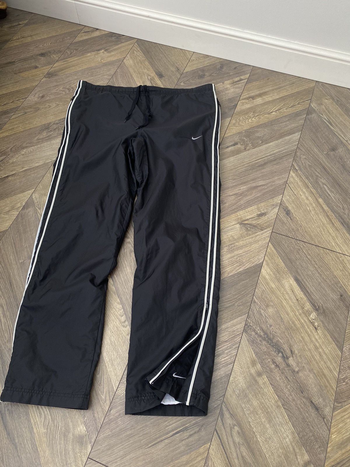 Nike × Vintage Vintage Nike Y2K Nylon Track Pants Double Swoosh Size US 34 / EU 50 - 4 Thumbnail