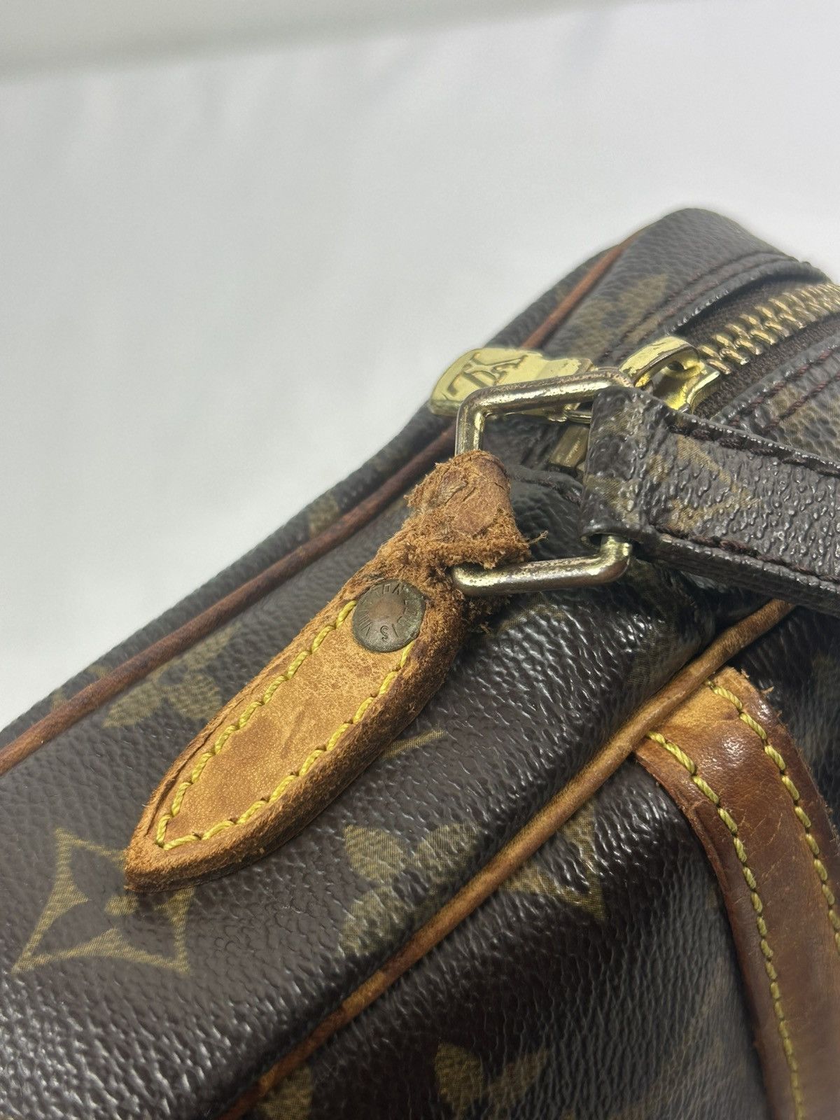 Louis Vuitton Louis Vuitton Monogram Crossbody Bag Size ONE SIZE - 7 Thumbnail
