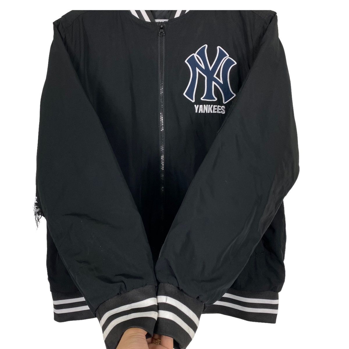 MLB × New York Yankees 💥NY YANKEES BIG LOGO MLB LIGHT JACKET Size US L / EU 52-54 / 3 - 9 Thumbnail
