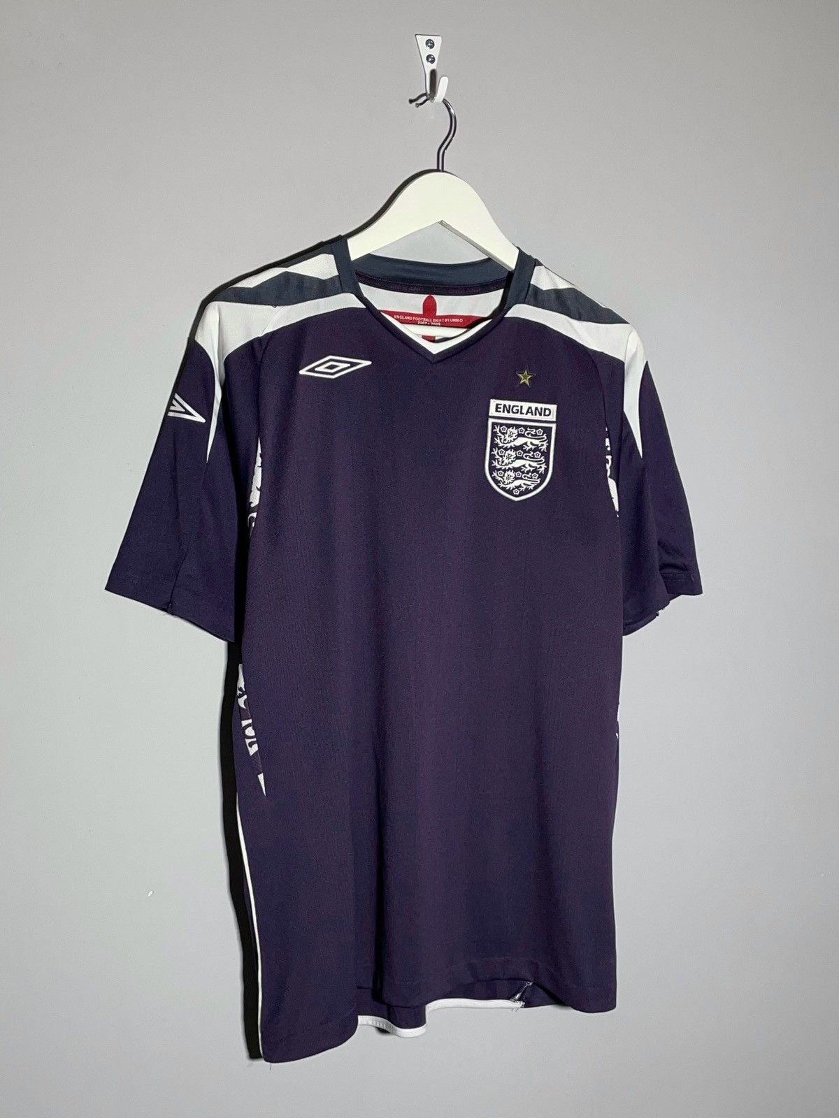 Umbro England Goalkeeper Umbro 2008 Home Y2k Football Shirt Size US M / EU 48-50 / 2 - 2 Thumbnail