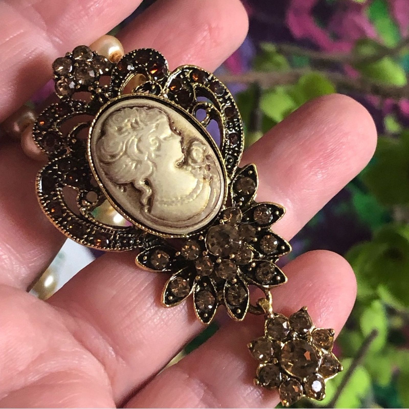 Handmade Handcrafted repurpose victorian lady cameo Pearl necklace Size ONE SIZE - 2 Thumbnail