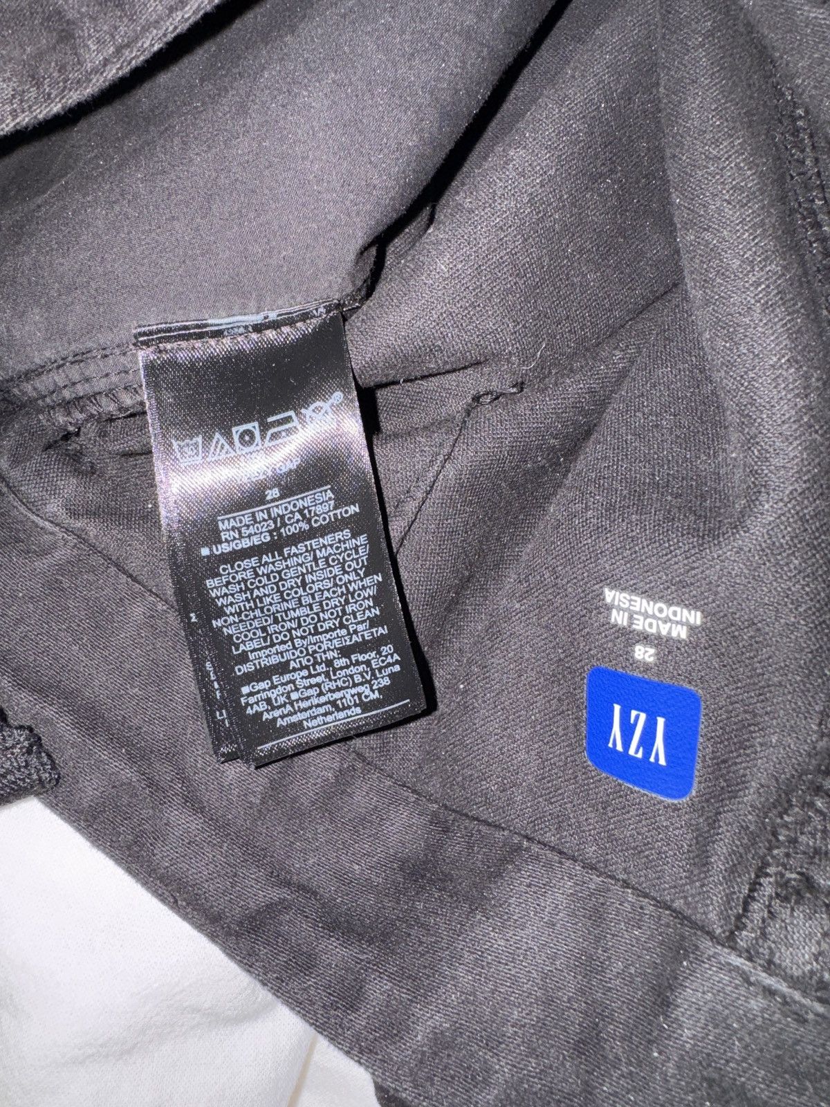 Balenciaga × Gap × Yeezy Yeezy Gap Engineered by Balenciaga Sateen Cargo Pant Black Size US 28 / EU 44 - 12 Thumbnail