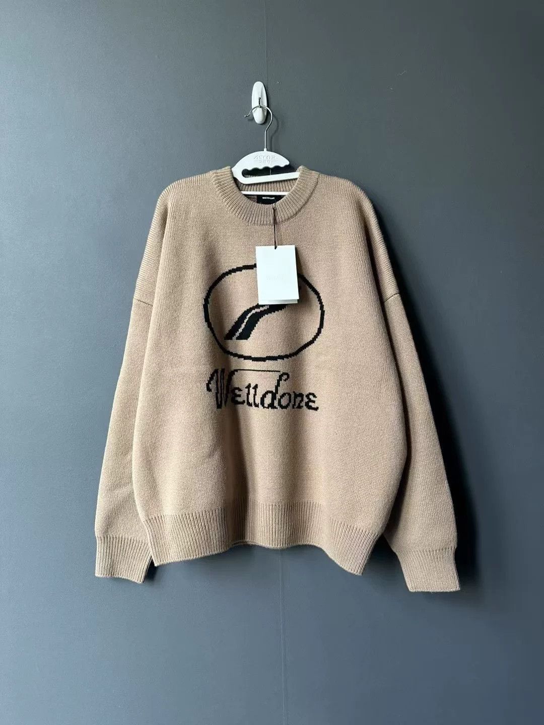 WE11DONE we11done large logo sweater in beige Size US M / EU 48-50 / 2 - 1 Thumbnail
