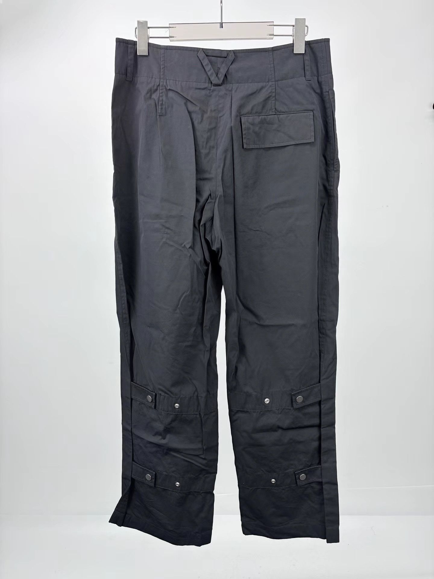 Bottega Veneta BOTTEGA VENETA Black Cargo Pants Size US 32 / EU 48 - 2 Thumbnail