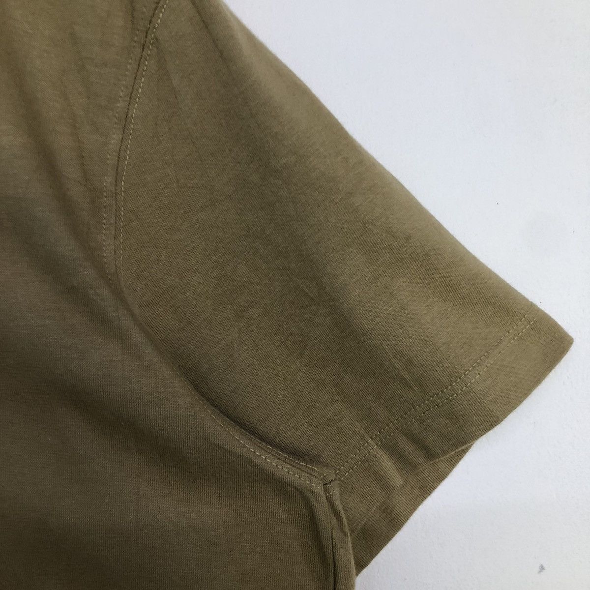 JW Anderson × Uniqlo Jwanderson Designer Collab With Uniqlo Tshirt Size US S / EU 44-46 / 1 - 5 Thumbnail