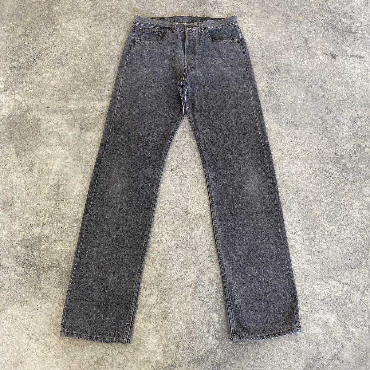 Levi's × Vintage Size 31x33.5 Vintage 1993 Levis 501 Ash Grey Jeans Size US 31 - 1 Thumbnail