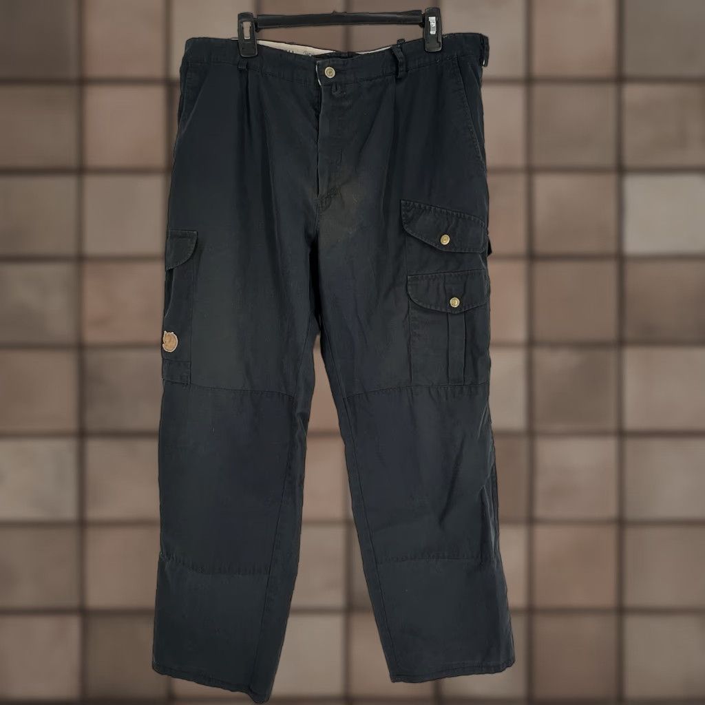 Vintage VINTAGE Fjällräven G-1000 Pants Mens 38x30 Dark Blue Cotton Polyester Regular Straight 5-Pocket Cargo Logo Ham? Size US 38 / EU 54 - 1 Thumbnail