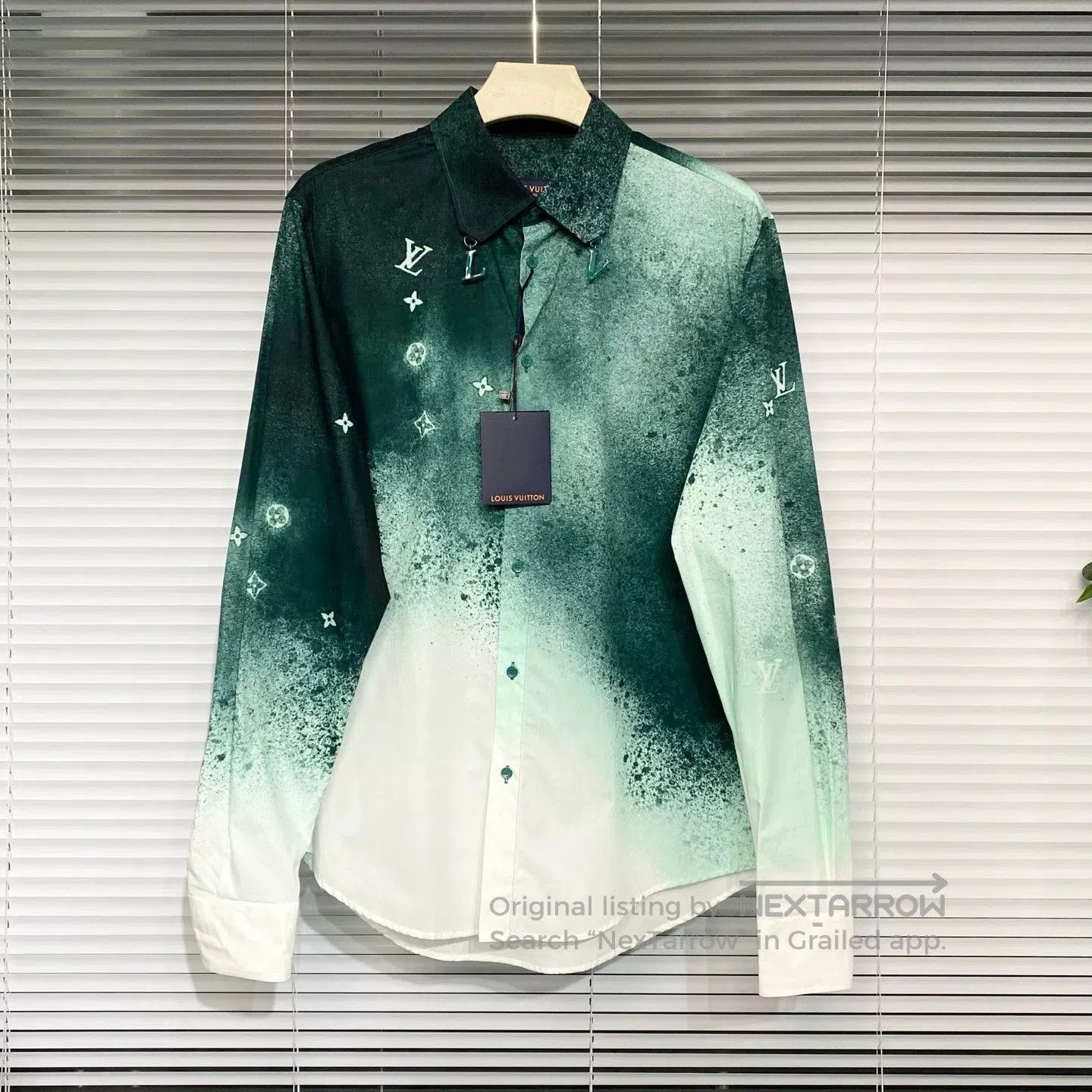 Louis Vuitton LV Green Ink Wash Gradient Long-Sleeve Shirt. Size US L / EU 52-54 / 3 - 1 Thumbnail