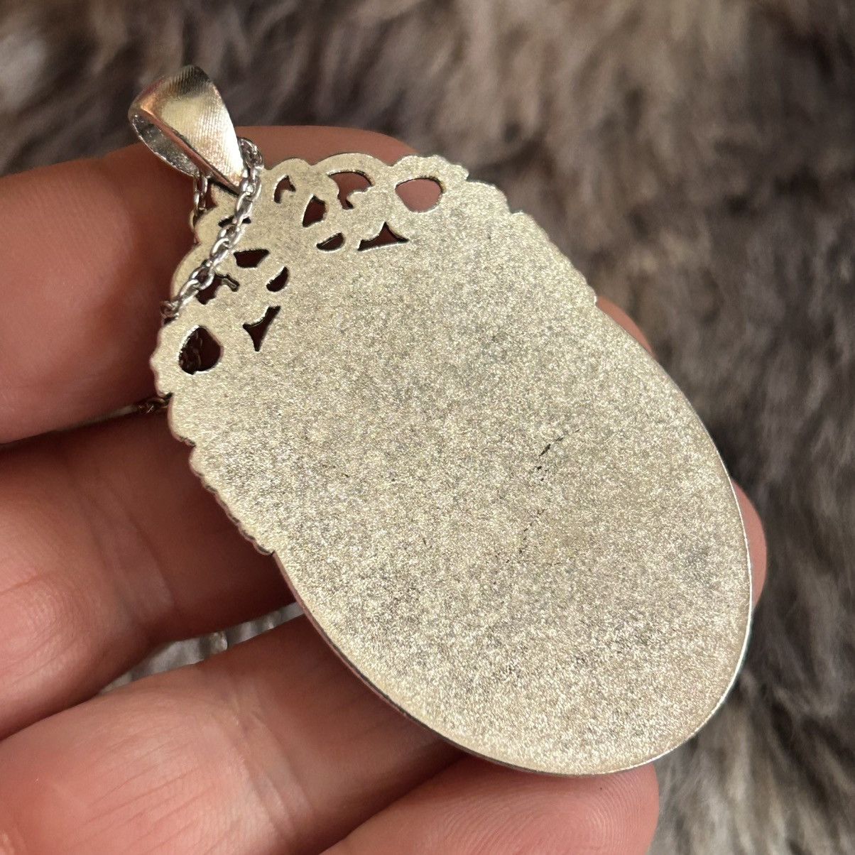 Handmade Handcrafted lilac sitting pretty kitty cat cameo necklace Size ONE SIZE - 8 Thumbnail