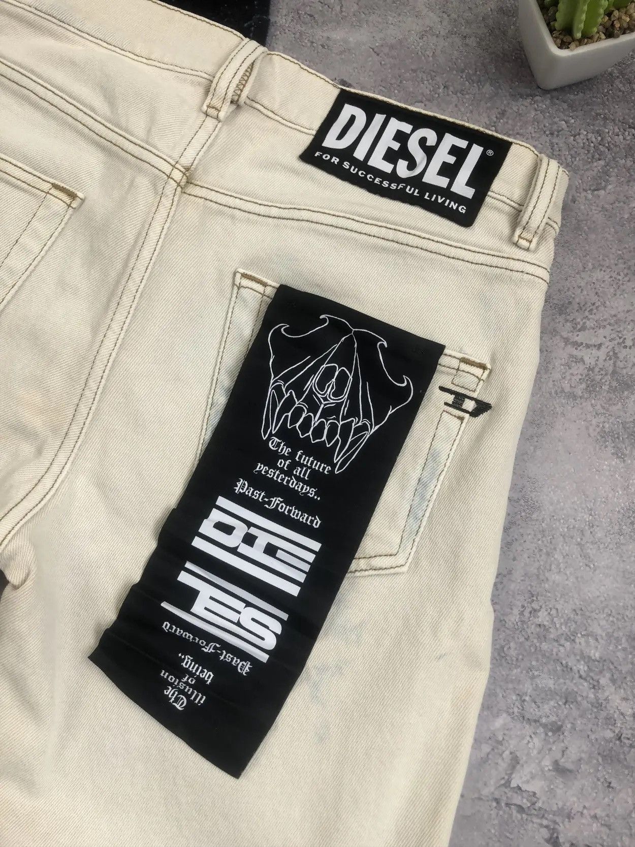 Diesel DIESEL Vintage Big Logo Avantgarde Streetwear Crazy Goth Y2k Size US 29 - 5 Thumbnail