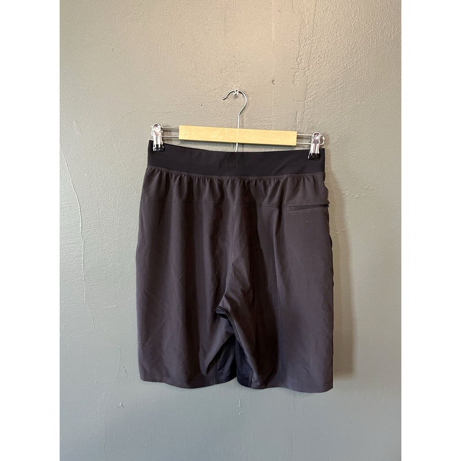 Lululemon Lululemon T.H.E. Short 9" Linerless BLACK LM7AA0S Men's Small Shirt Activewear 9 in Inseam Black Regular Mens Size US 29 - 2 Thumbnail