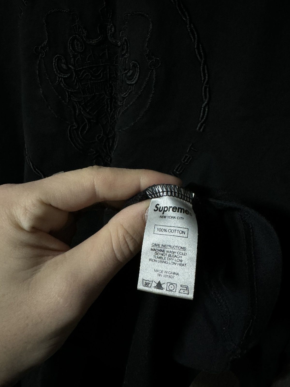 Supreme Supreme Streetwear Embroidered Logo Long Sleeve T-shirt Size US L / EU 52-54 / 3 - 10 Thumbnail