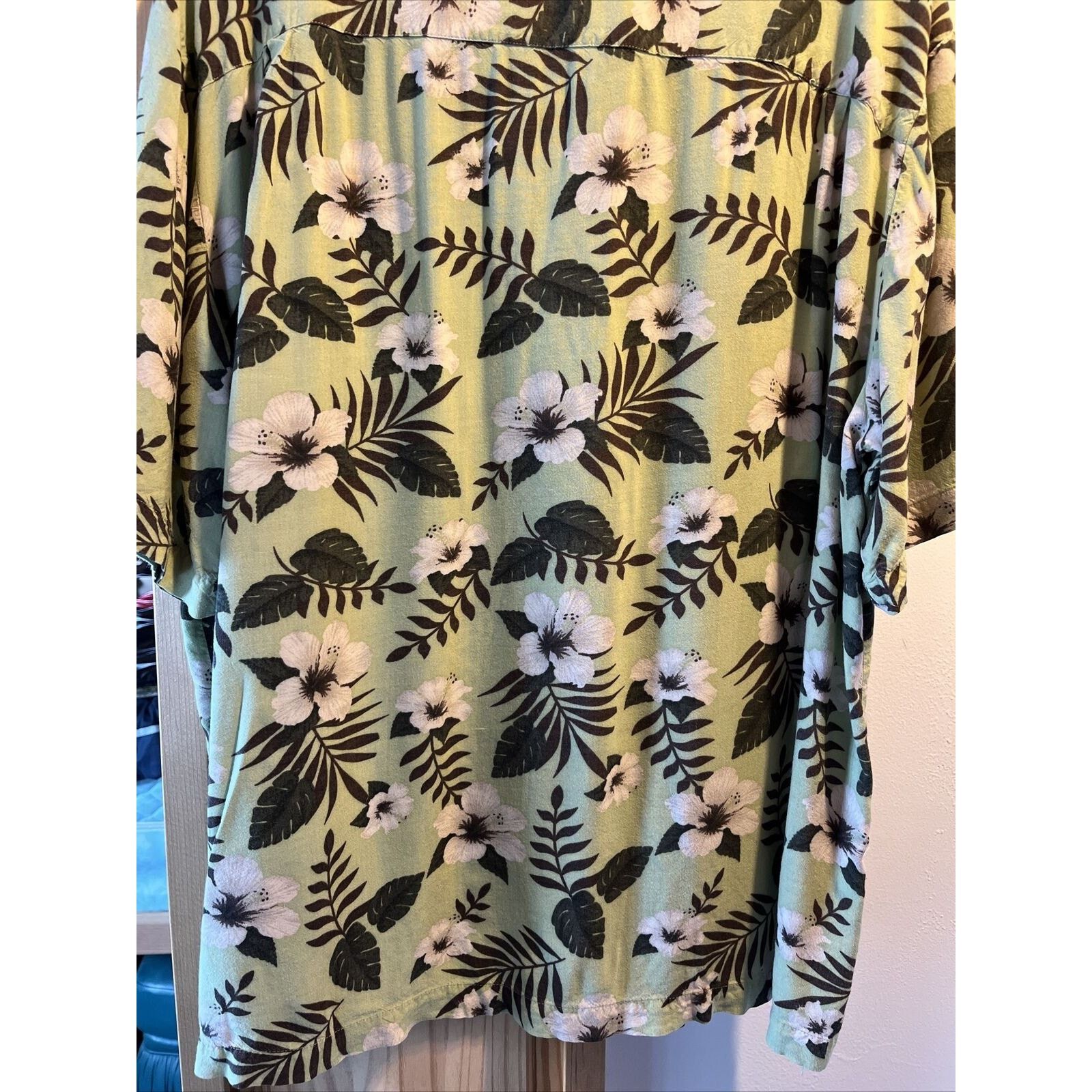 Puritan Puritan men’s xl Green Hawaiian Floral SS Button Rayon shirt Size US XL / EU 56 / 4 - 15 Thumbnail