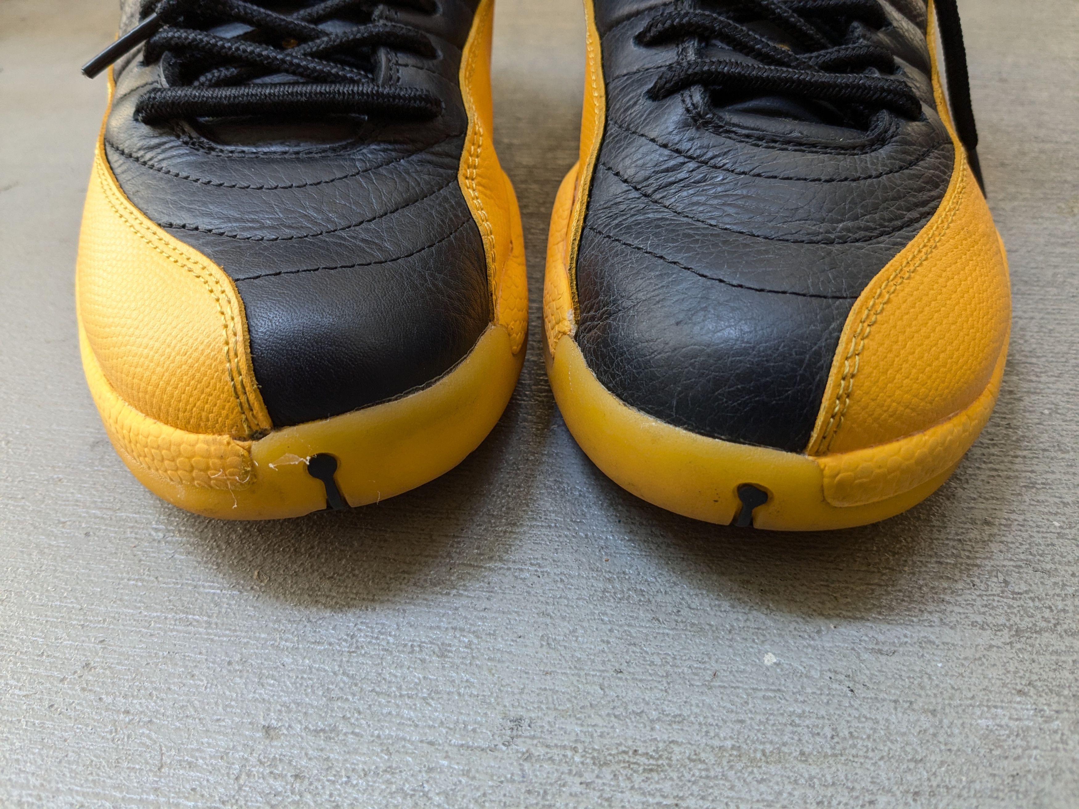 Jordan Brand Nike Air Jordan 12 Retro University Gold 8.5 Yellow Black Size US 8.5 / EU 41-42 - 2 Thumbnail