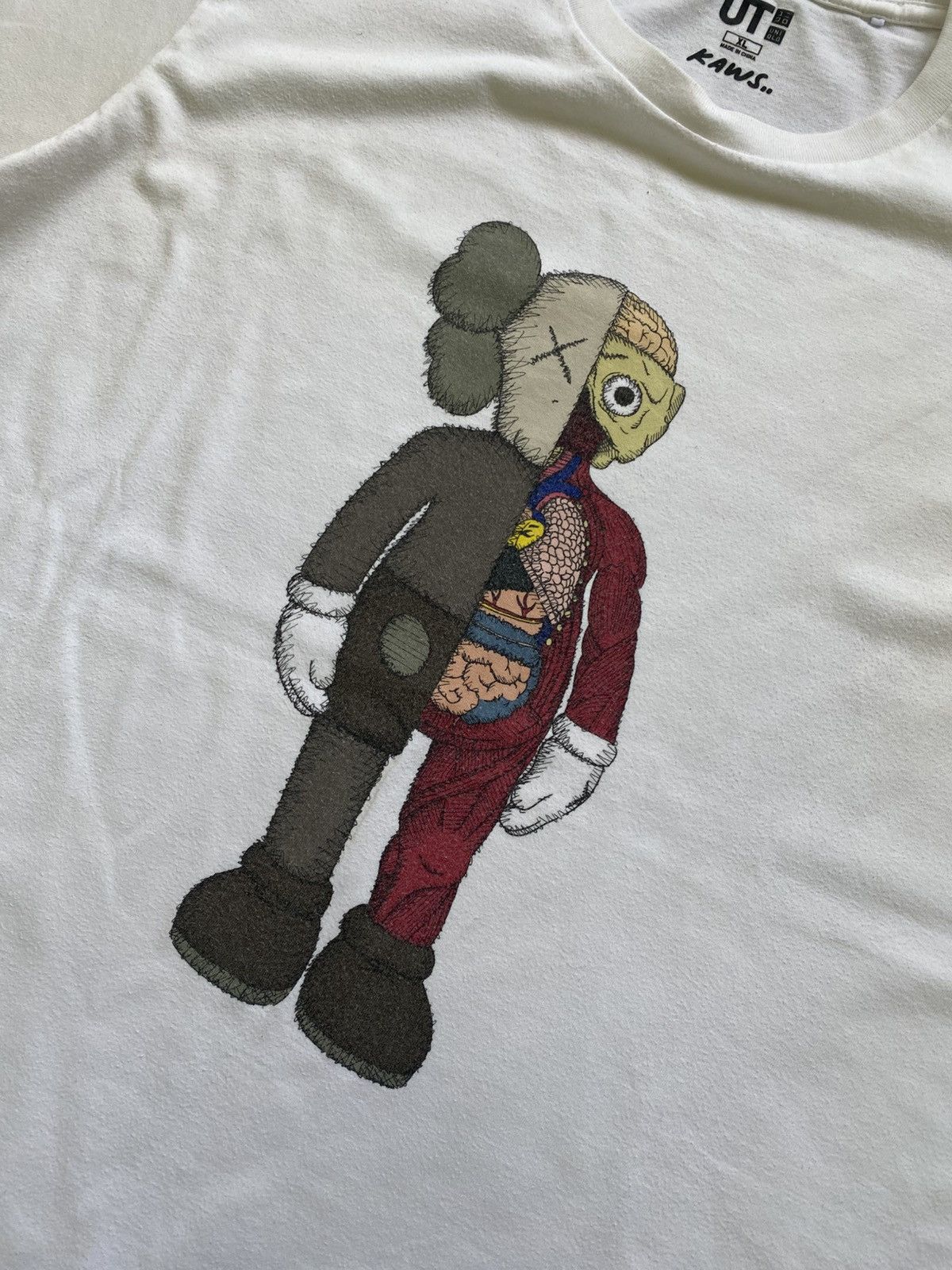 Kaws × Uniqlo Uniqlo X Kaws Size US XL / EU 56 / 4 - 3 Thumbnail
