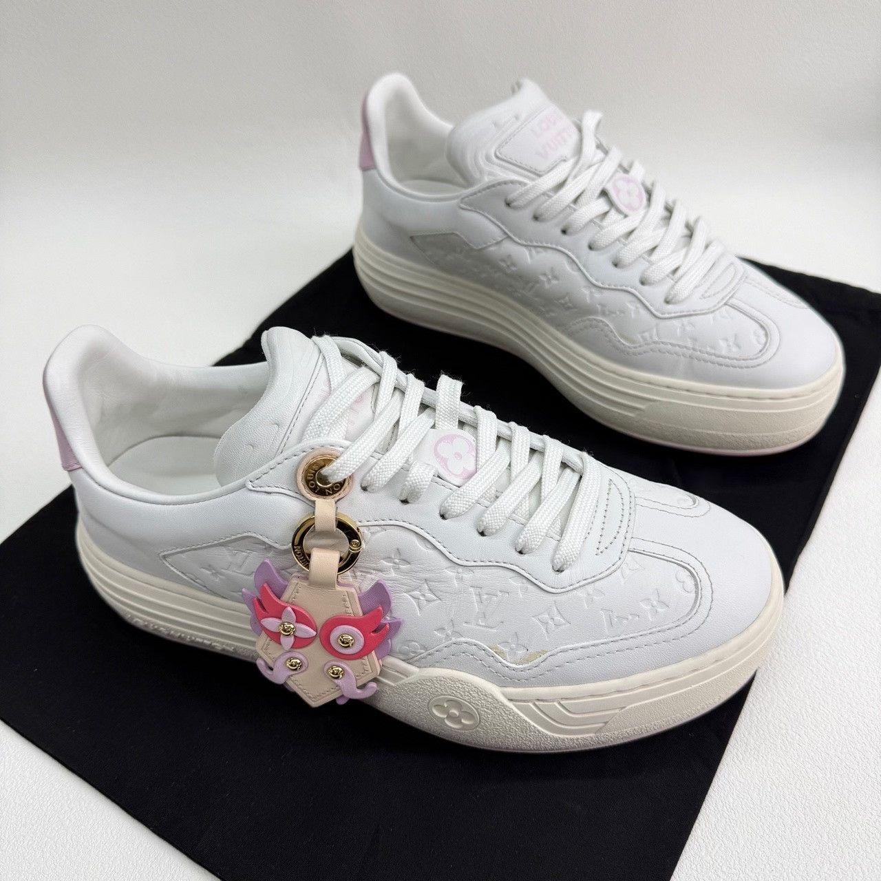 Louis Vuitton Louis Vuitton Leather Pink Lowtop Sneakers us_6-5 Women Size US 6.5 / IT 36.5 - 1 Thumbnail