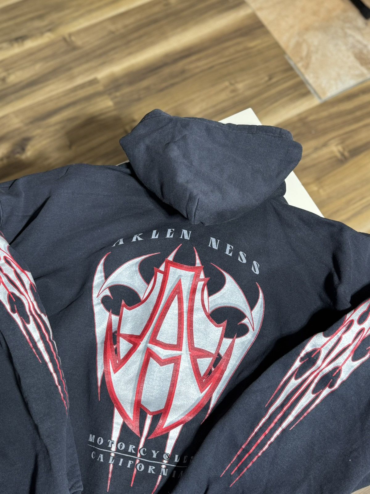 Vintage Vintage 90s Arlen Ness Grunge Faded Printed Hoodie allstyle Size US XL / EU 56 / 4 - 3 Thumbnail